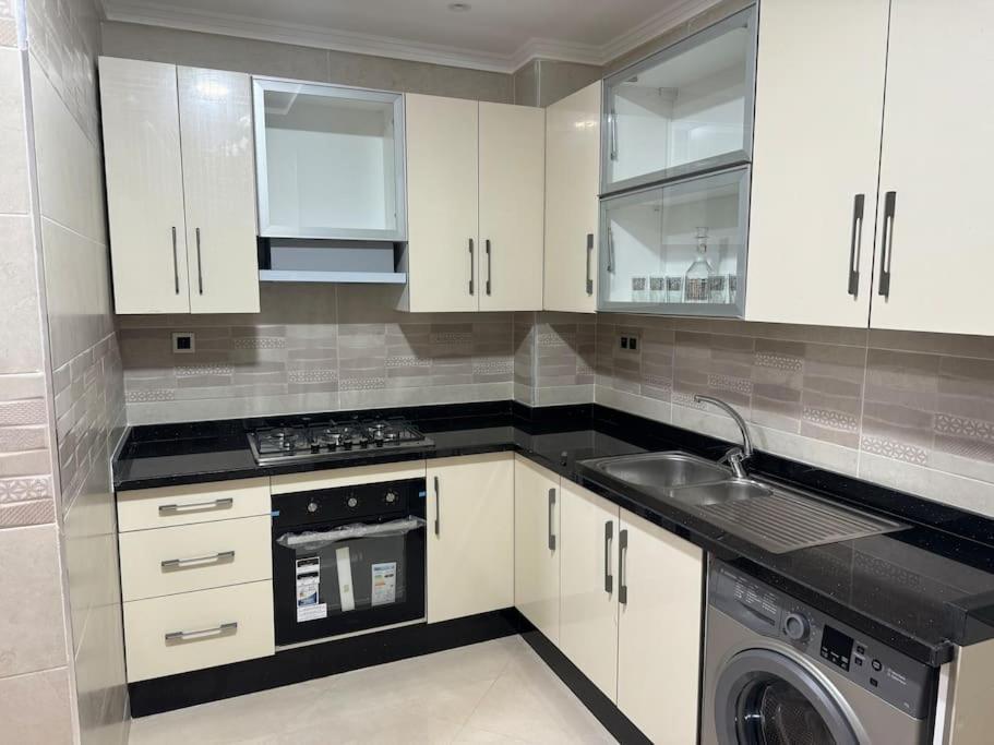 Family-Sized Cosy Apartment LAl-Ara’isz Zewnętrze zdjęcie